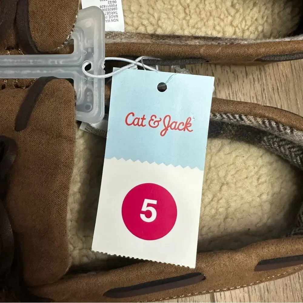 NWT!! Cat & Jack Boy's Faux Suede Brown Moccasin‎ Style Slippers, Lined, Size 5
